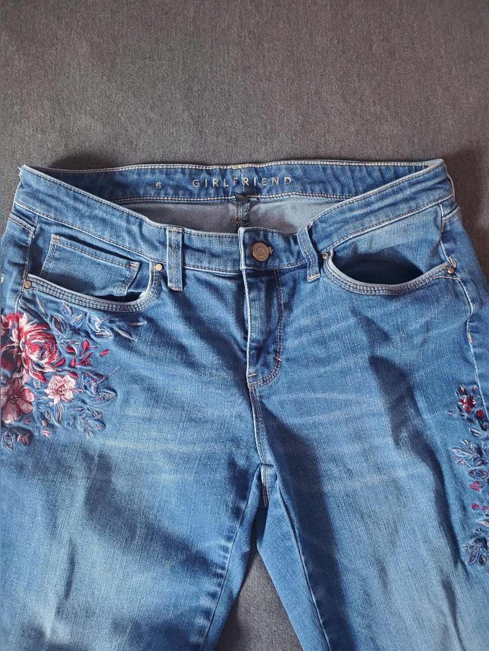 White House Black Market Floral Embroidered Girlfriend Jeans - Picture 2 of 9